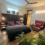 Sufiyana सादा परंतु सुंदर